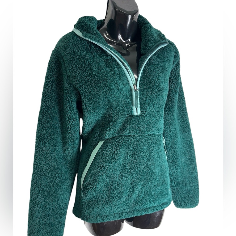 The North face half zip hooded sweatshirt size medium